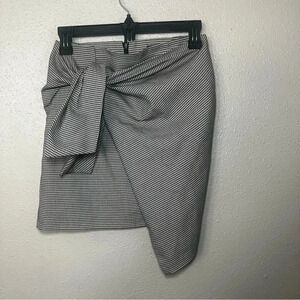 Zara Mini Skirt black and white size XS